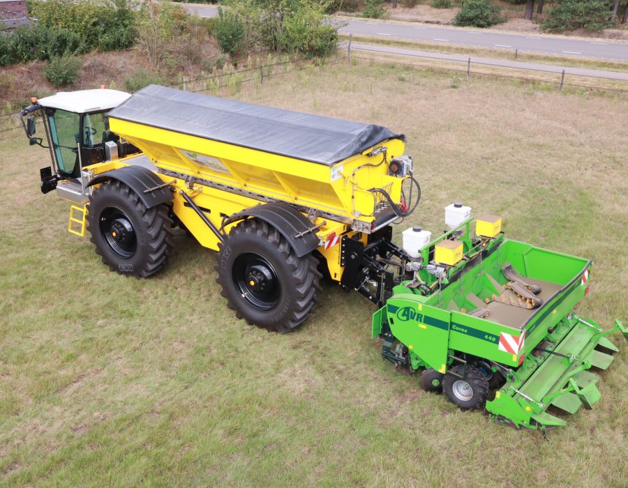 LiteTrac - Aardappel planter foto 1