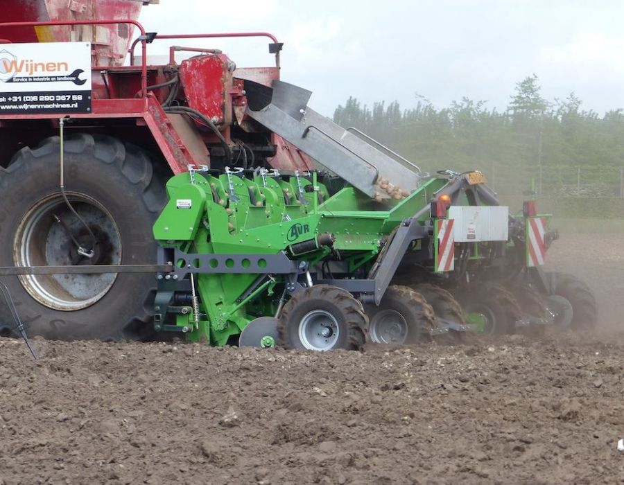 LiteTrac - Aardappel planter foto 14