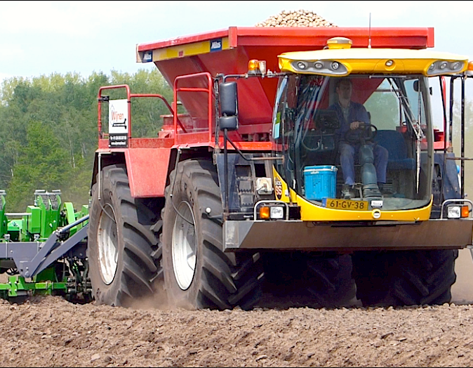LiteTrac - Aardappel planter foto 16